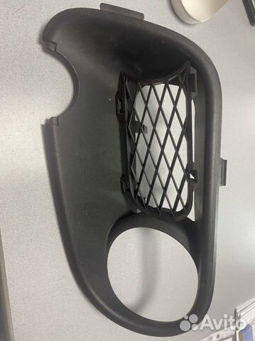 Рамка противотуманной фары правая