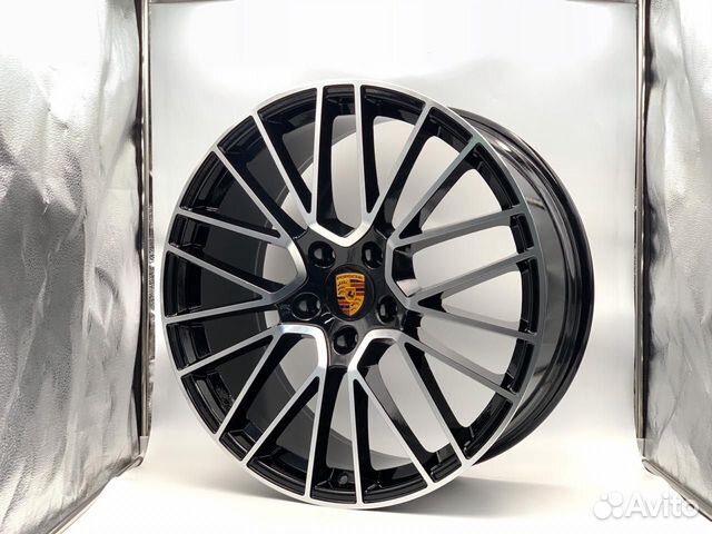 Разноширокие диски на Porsche Panamera R20