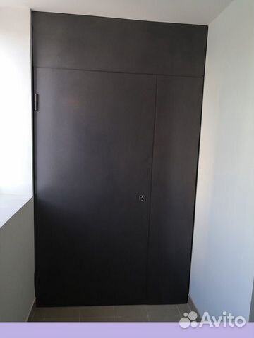 Подъездная кладовка-перегородка с дверью