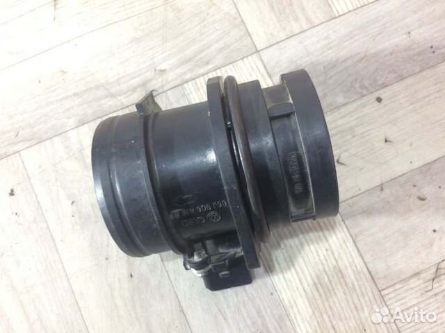 Расходомер воздуха дмрв Volkswagen Passat B6 2.0