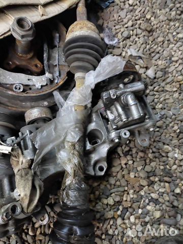 Приводной вал левый на ладу largus