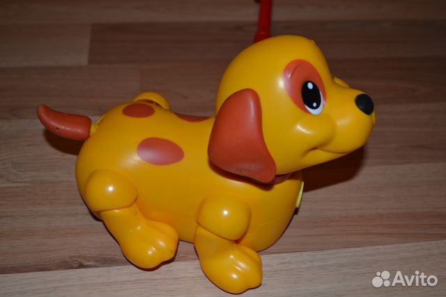 Интерактивная каталка-щенок Tomy 
