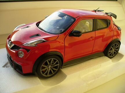 Nissan Juke-R 2.0, autoart (масштаб 1:18)
