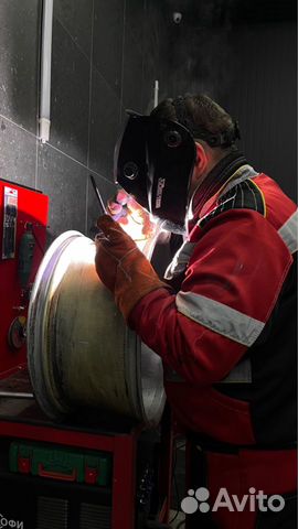 Шиномонтажник