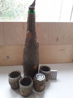 Бутылка со стопками 