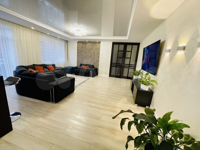 3-к. квартира, 100 м², 3/9 эт.
