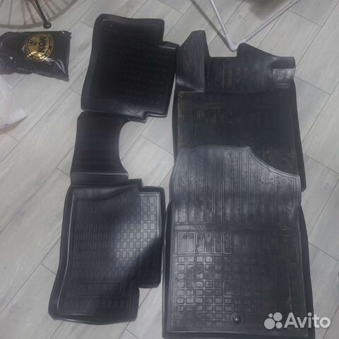Автомобильные коврики резиновые