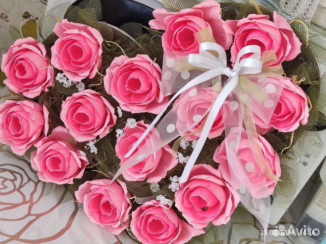 Сердце из бумажных роз