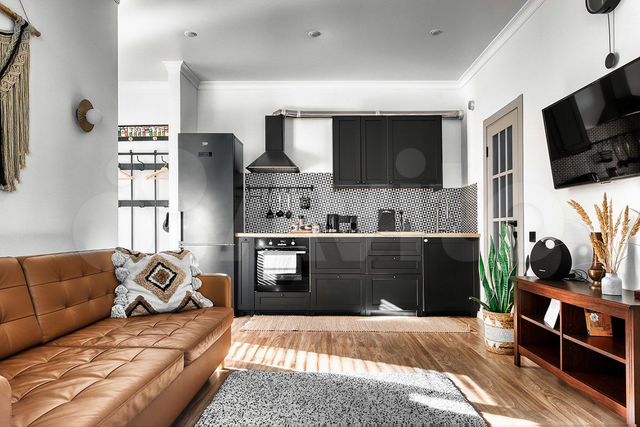 2-к. квартира, 57 м², 1/3 эт.