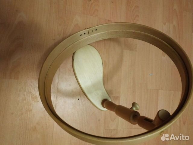 Настольная подставка для вышивки