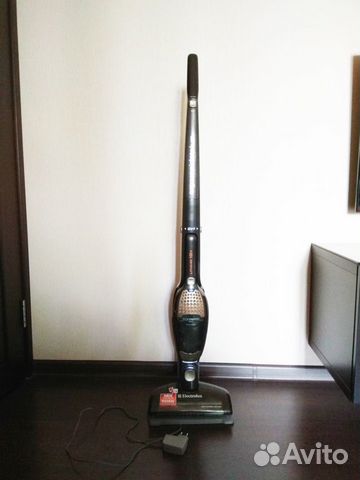 Вертикальный пылесос Electrolux ergorapido 2in1