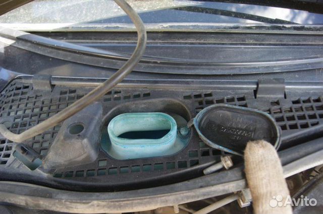 Бачок омывателя лобового стекла Renault Logan 1