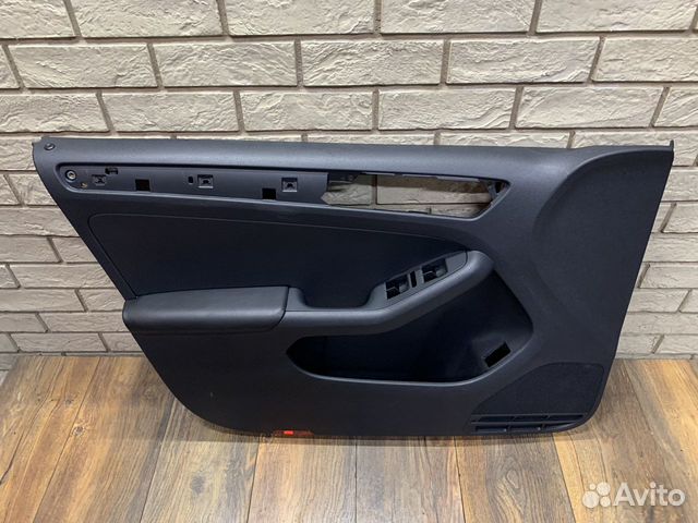 Volkswagen Jetta 6 Обшивка двери передней левой