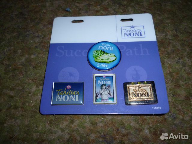 Значки на Пластиковом Блистере На Прищепках