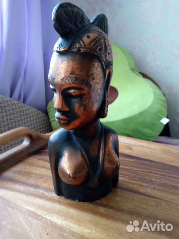 Бронзовая статуэтка африканской женщины