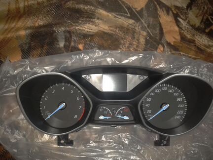 Приборная панель фокус 3