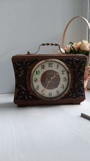Настольные часы из дерева механические СССР