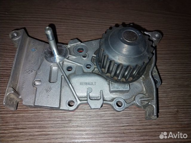 Помпа на Largus Renault