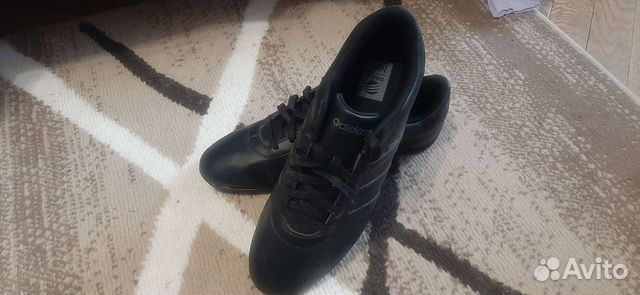Adidas мужские кроссовки 42 размер
