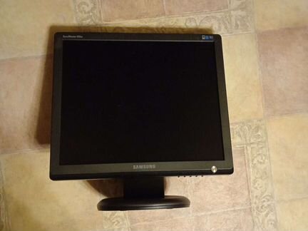 Монитор Samsung
