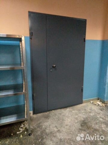 Тамбурная дверь