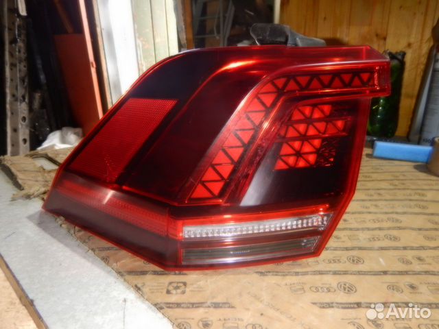 Фонарь задний левый внешний Volkswagen Tiguan 2
