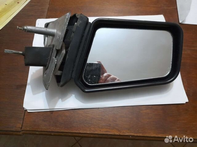Зеркало заднего вида
