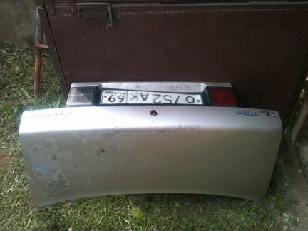 Тойота Карина 2 1990г. Крышка багажника с фонарями