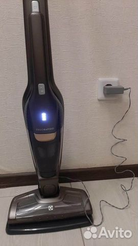 Вертикальный пылесос Electrolux ручной