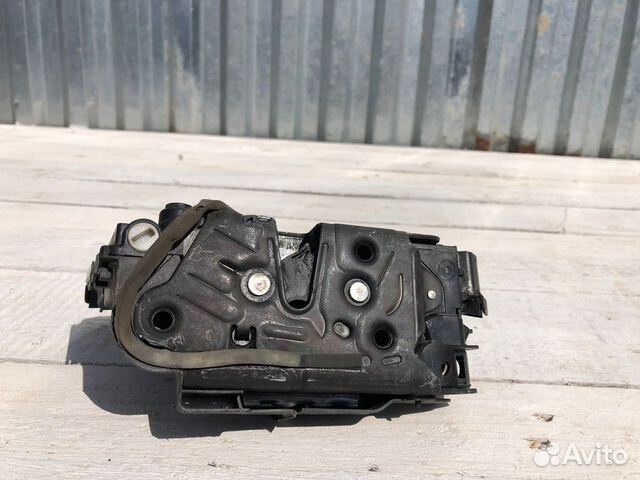 Volkswagen Tiguan 17- Замок двери передний левый