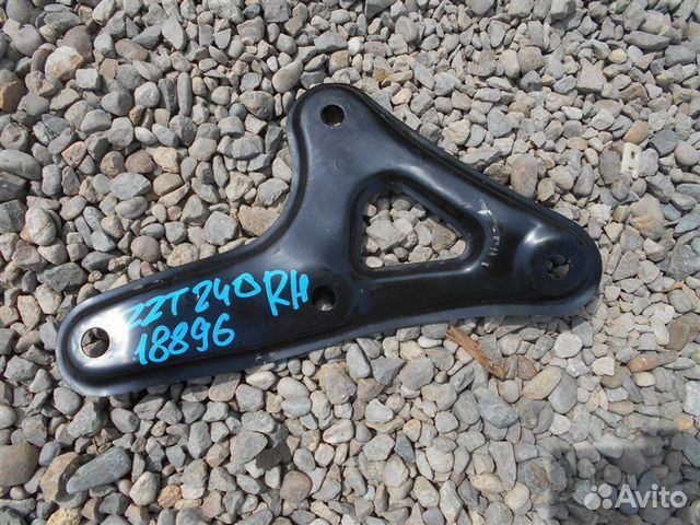 Кронштейн балки двигателя правый Toyota Allion