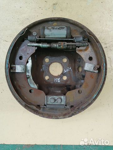 Щит опорный задний правый Nissan Note 2006-2013 г