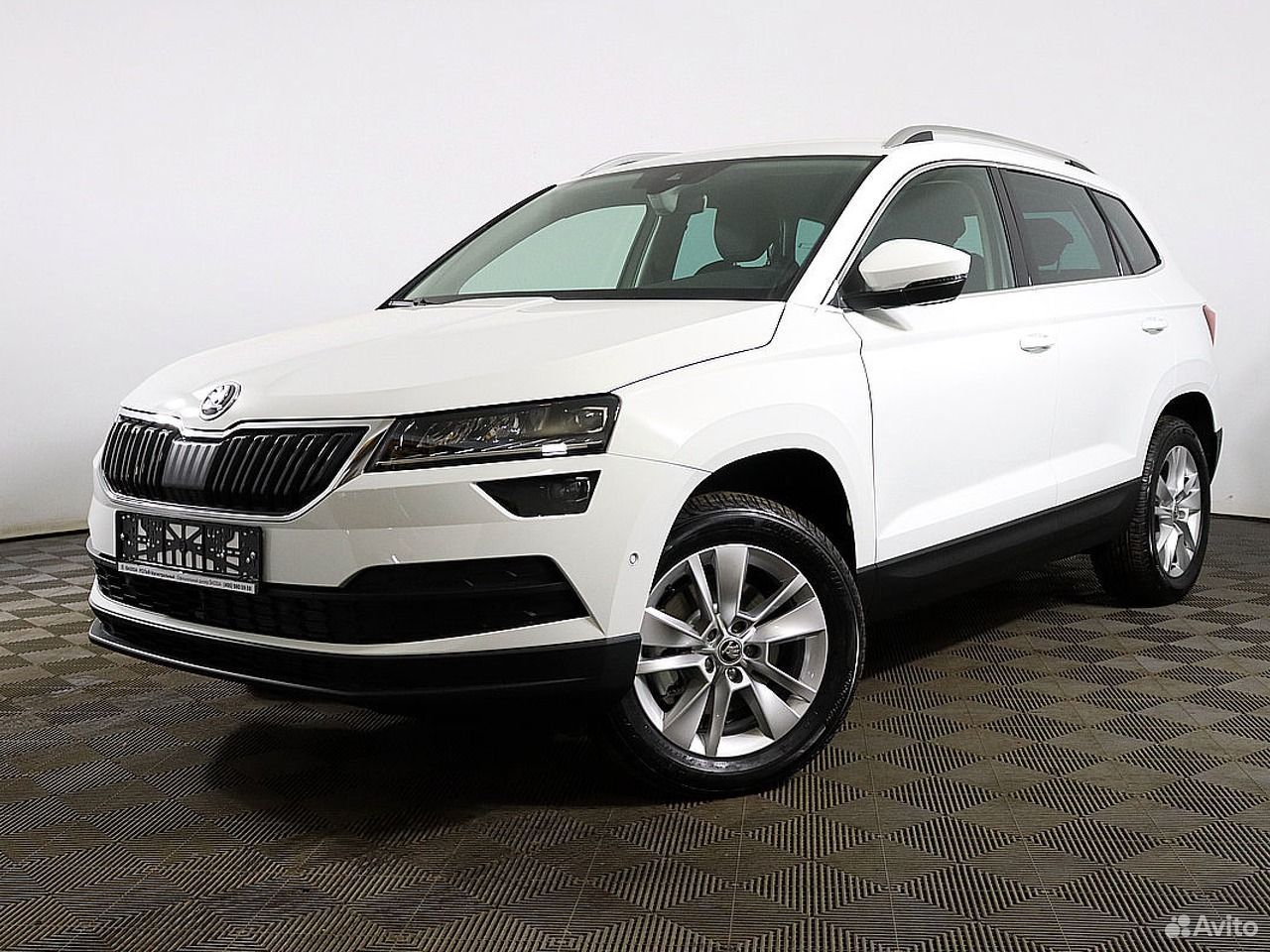 Skoda Karoq 2021 белый