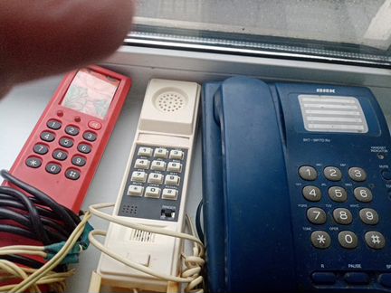 Продаю телефоны старые