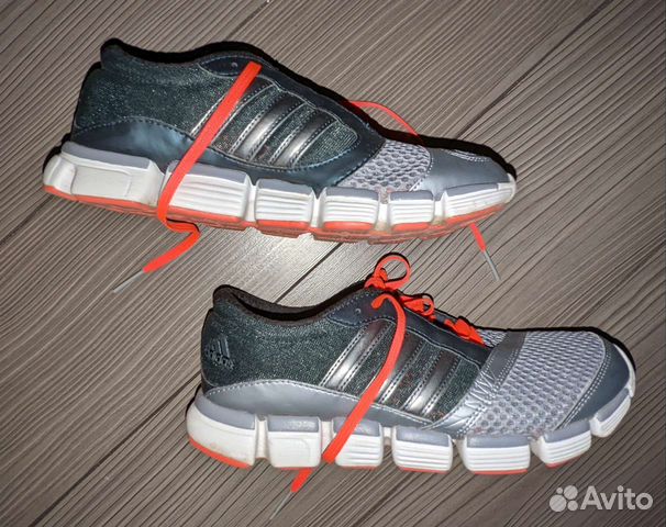 Две пары кроссовок Adidas р.40 и р.39,5 оригинал