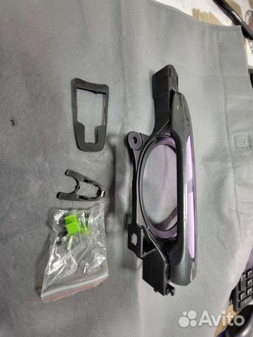 Ручка с кронштейном, задняя левая дверь Outlander3