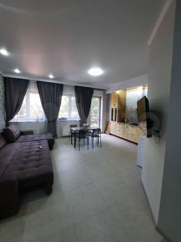 3-к. квартира, 100 м², 2/8 эт.