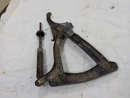 Петля капота левая Мерседес W202