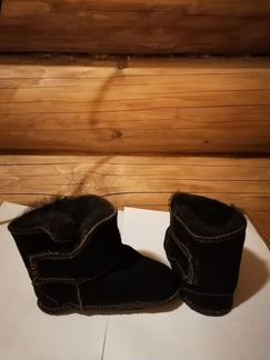 Продаются угги для малыша
