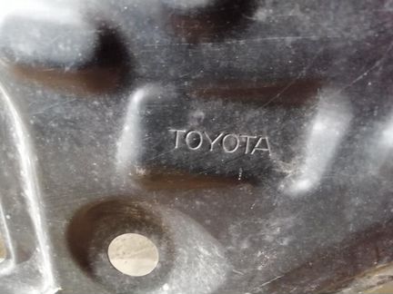 Крыло, Toyota corolla 150 2008 правый задный