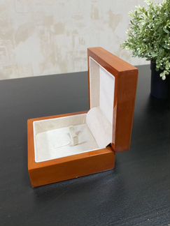 Подарочная коробка