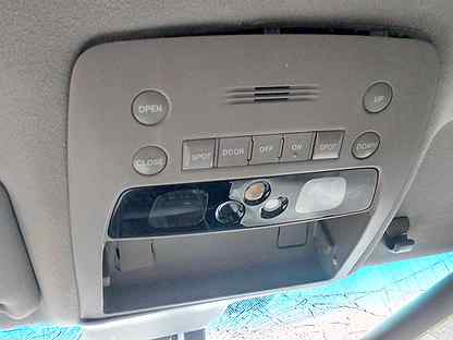 Лексус rx300 2005г как снять плафон