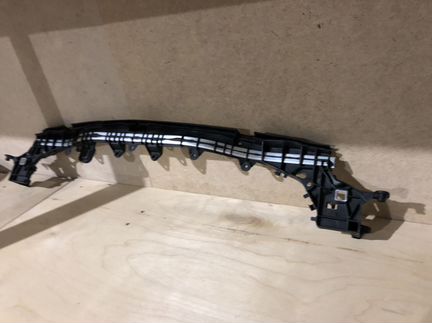 Крепление решетки консоль Mercedes C205 C 205