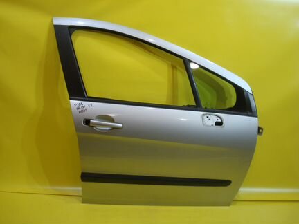 Дверь передняя Правая Пежо Peugeot 308 07-14г Сер