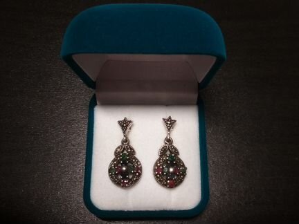 Серебряные серьги с рубинами, изумрудами, сапфирам