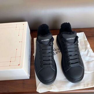 Alexander McQueen с мехом