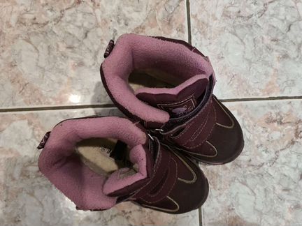 Отличные зимние ботинки для девочки 26 размера