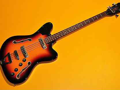 Star bass. Framus AK 1974. Framus гитары. Полуакустическая гитара Framus az 10 Custom Single Pickup. Framus Bass Guitar.
