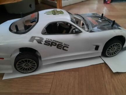 Радиоуправляемая машина на бензине