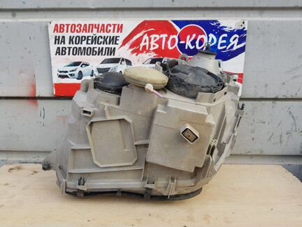 Фара передняя правая Mercedes Benz W203 2000-2004